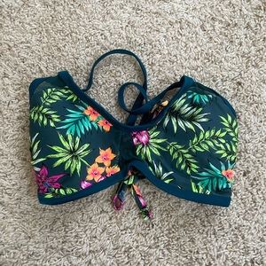 Swim suit top. Size DD